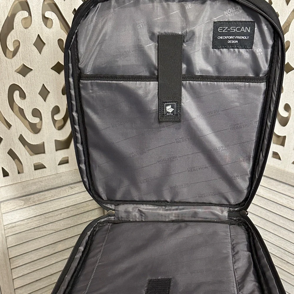 Kenneth Cole Black EX ScamLaptop Briefcase